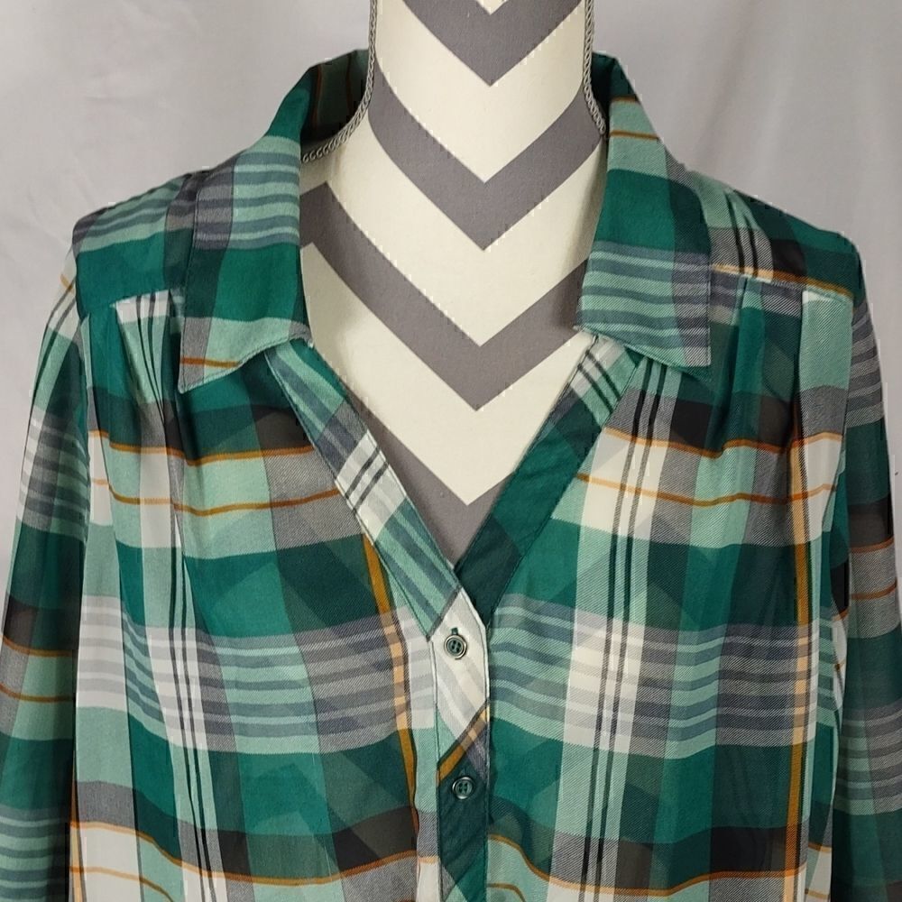 Have Plaid Blouse    - Picture 2 of 7